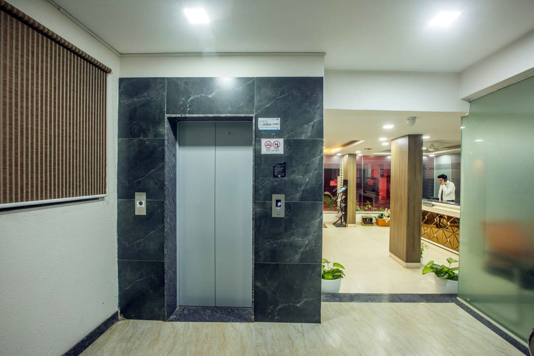 Reception & Lobby